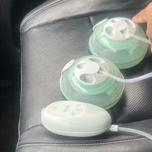 Elvie Green Breast Pump Set